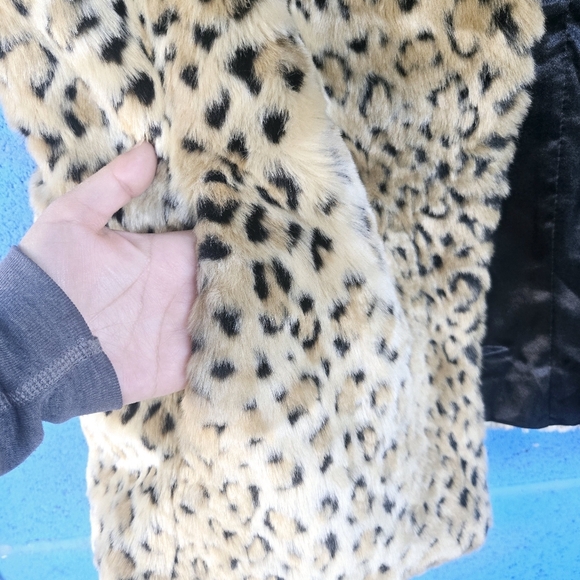 Kristen Blake Woman's Vest Medium FauxFur Animal Print Full Zip Pocket - Picture 11 of 11